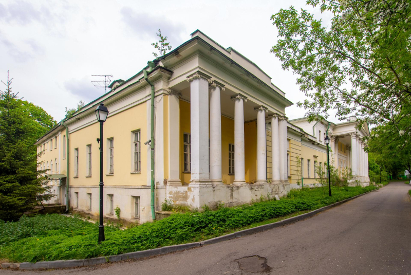 Дача Строгановых на Яузе выставлена на торги за 199 миллионов рублей