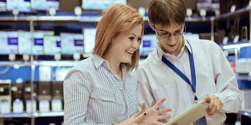 Дополнительные сотрудники для магазина: как усилить смену в период высокой нагрузки